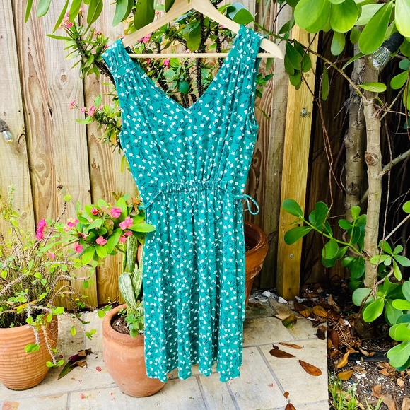 Casual Dress - Picture 1 of 1